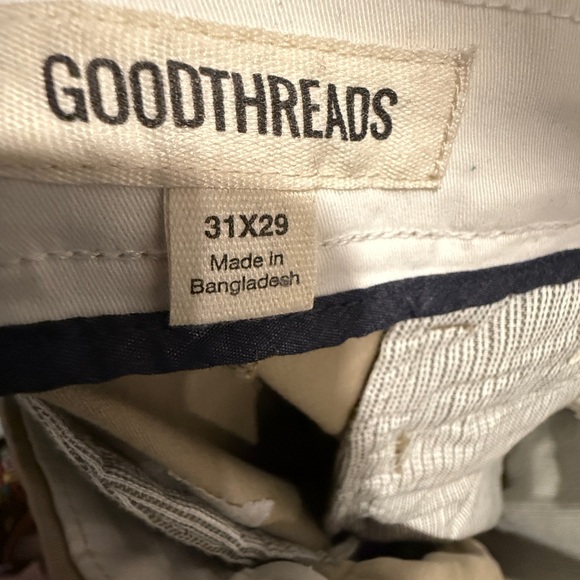 Goodthreads Amazon Brand Khaki Pants, Stretch Cotton Size 31 x 29 - Picture 2 of 3